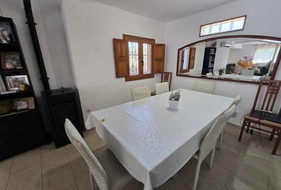 Resale - Country House - Sax