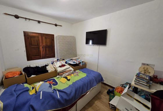 Resale - Country House - Sax