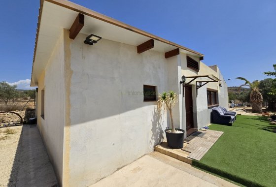 Resale - Country House - Sax