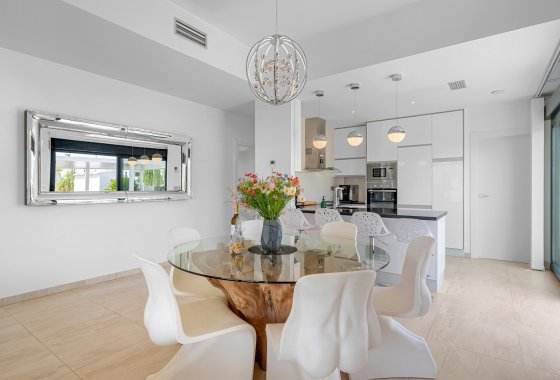 Resale - Villa - Orihuela Costa - Villamartín