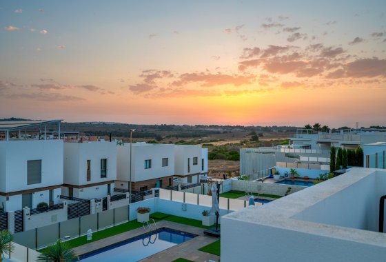 Resale - Villa - Orihuela Costa - Villamartín