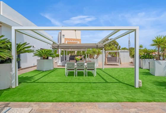 Resale - Villa - Orihuela Costa - Villamartín