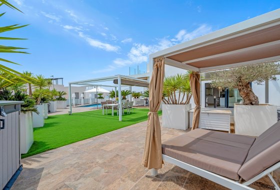 Resale - Villa - Orihuela Costa - Villamartín