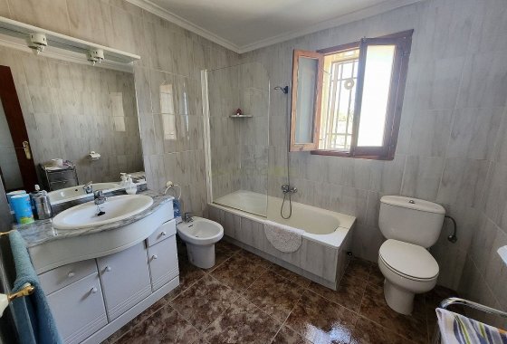 بازفروش - ویلا - Villena