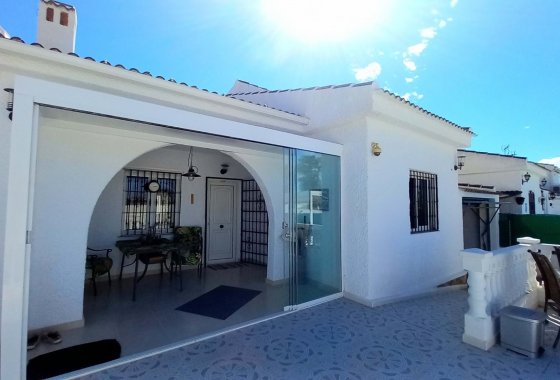 Resale - Villa - Torrevieja - La Siesta