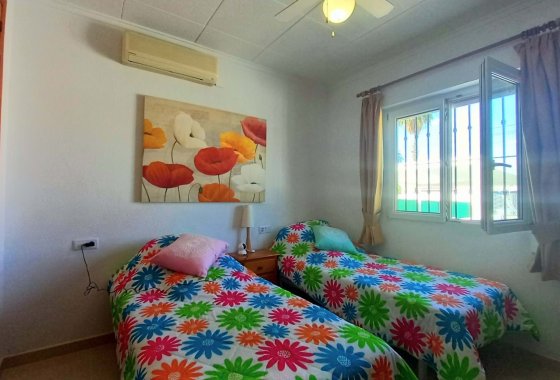 Resale - Villa - Torrevieja - La Siesta