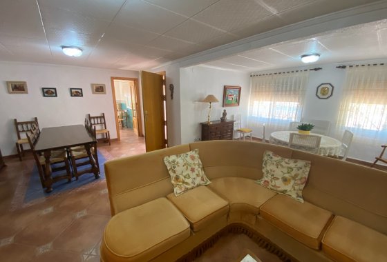 Reventa - Villa - Sax