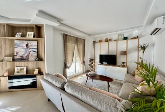 Resale - Apartment - Benahavis - La Quinta