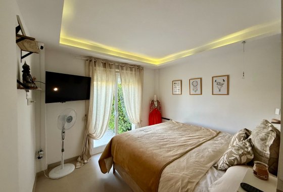 Resale - Apartment - Benahavis - La Quinta