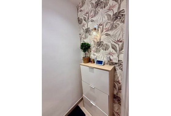 Resale - Apartment - Benahavis - La Quinta