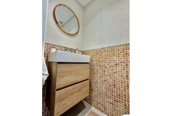 Resale - Apartment - Benahavis - La Quinta