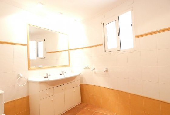 بازفروش - ویلا - Elda