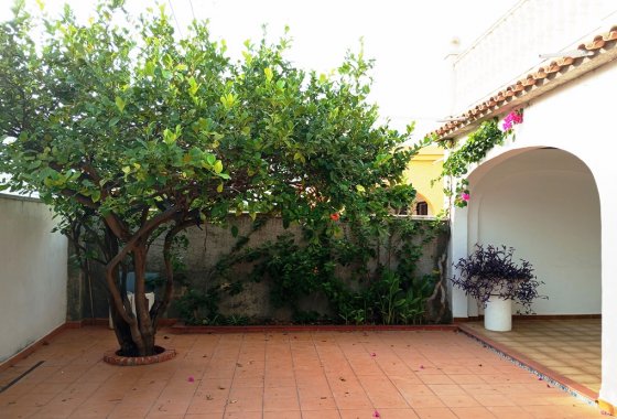 Resale - Villa - Oliva