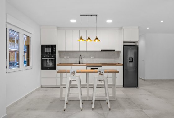 Resale - Apartment - Torrevieja - El Acequión - Los Náufragos