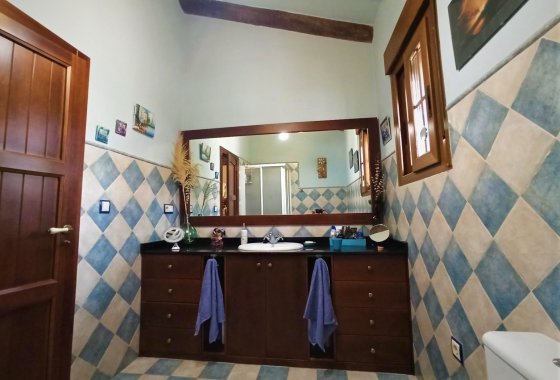 Resale - Country House - Novelda