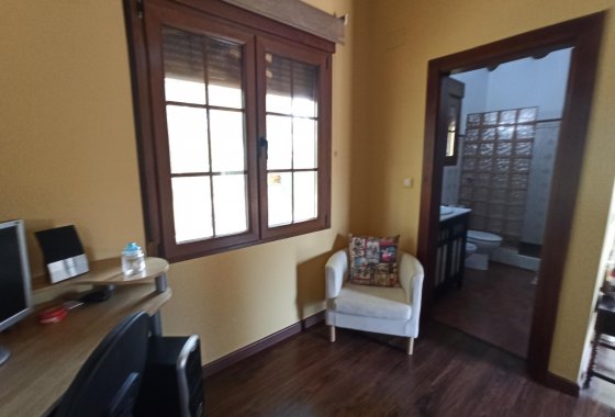 Resale - Country House - Novelda