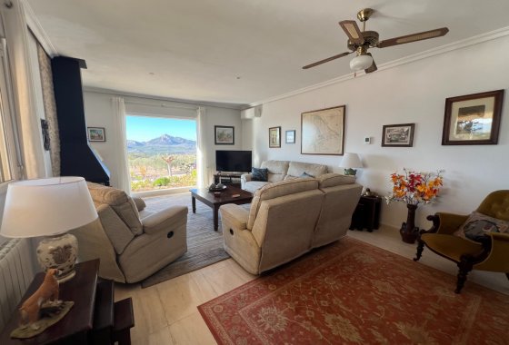 Resale - Villa - Sax