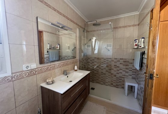 Resale - Villa - Sax