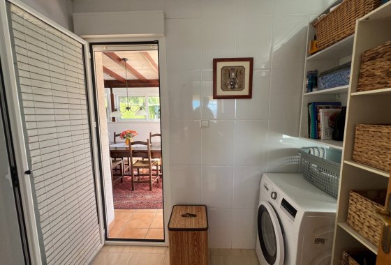 Resale - Villa - Sax