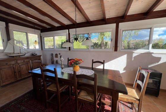 Resale - Villa - Sax