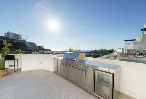 Resale - Apartment - Benahavis - La Quinta