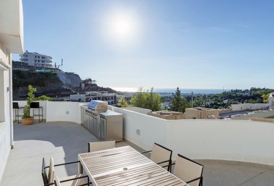 Resale - Apartment - Benahavis - La Quinta