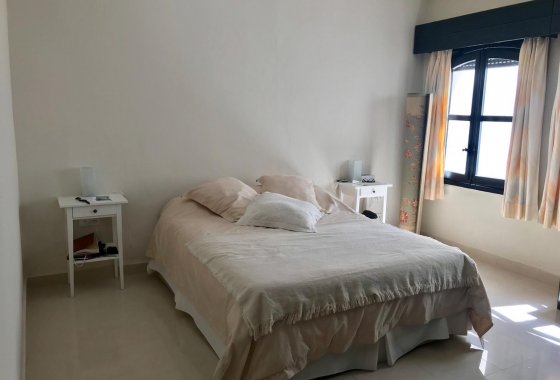 Resale - Apartment - Marbella - Puerto Banús