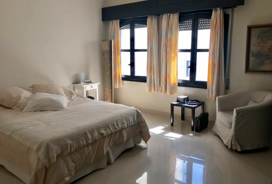 Resale - Apartment - Marbella - Puerto Banús