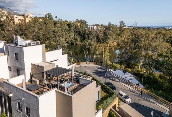 Resale - Apartment - Marbella - Nueva Andalucía