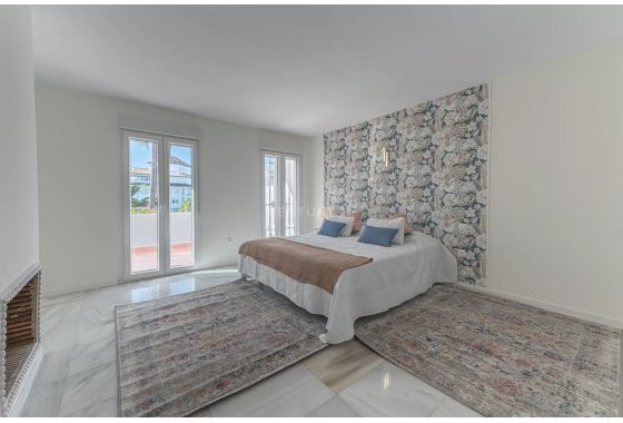 Resale - Townhouse - Marbella - Puerto Banús