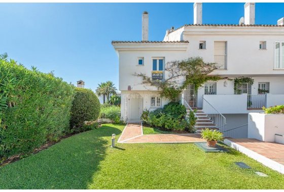 Resale - Townhouse - Marbella - Puerto Banús