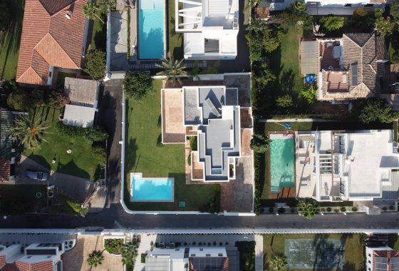 Resale - Villa - Marbella - Las Chapas