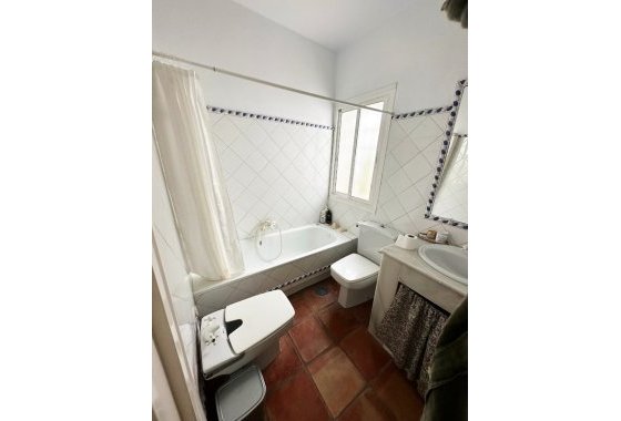 Resale - Villa - Marbella - Las Chapas