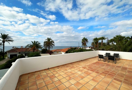 Resale - Villa - Marbella - Las Chapas
