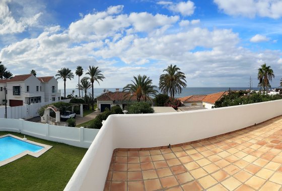 Resale - Villa - Marbella - Las Chapas