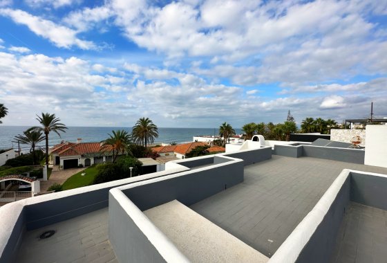 Resale - Villa - Marbella - Las Chapas