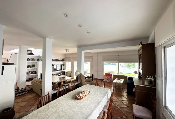 Resale - Villa - Marbella - Las Chapas