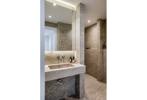 Resale - Villa - Marbella - Los Naranjos de Marbella