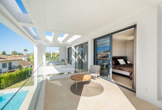 Resale - Villa - Estepona - El Paraíso