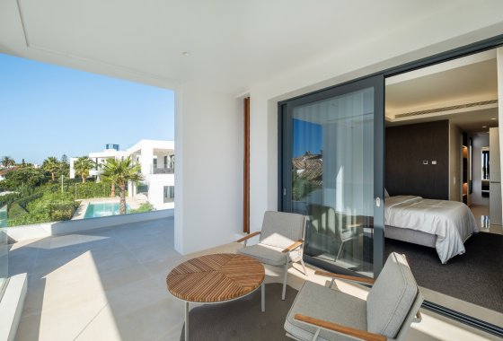 Resale - Villa - Estepona - El Paraíso