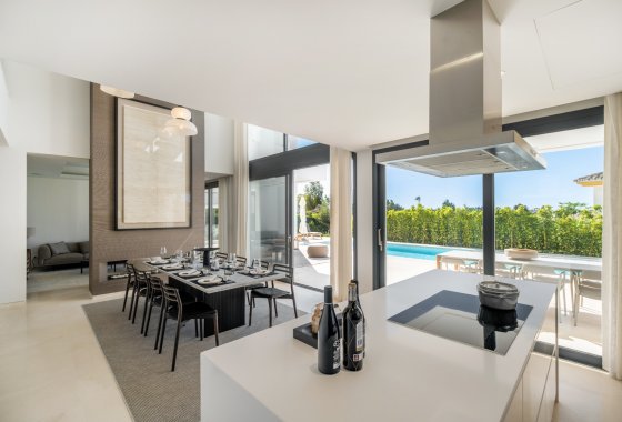 Resale - Villa - Estepona - El Paraíso