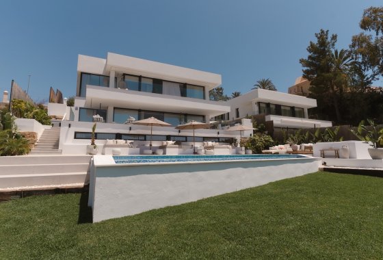 Resale - Villa - Marbella - Nueva Andalucía