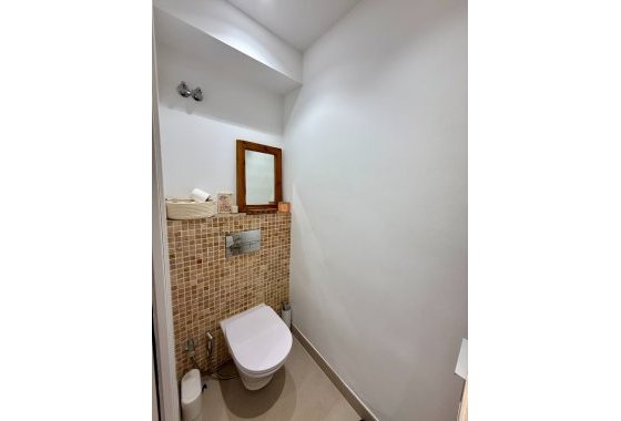 Resale - Apartment - Benahavis - La Quinta