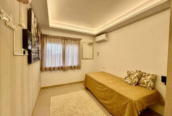 Resale - Apartment - Benahavis - La Quinta