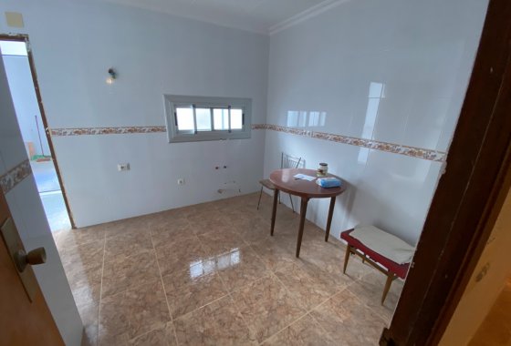 Resale - Apartment - Sax