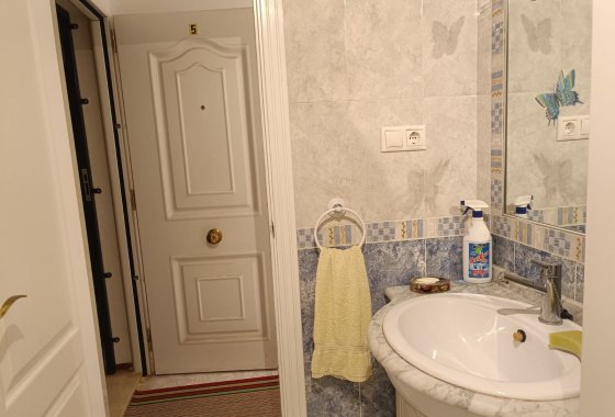 Resale - Apartment - Rafal