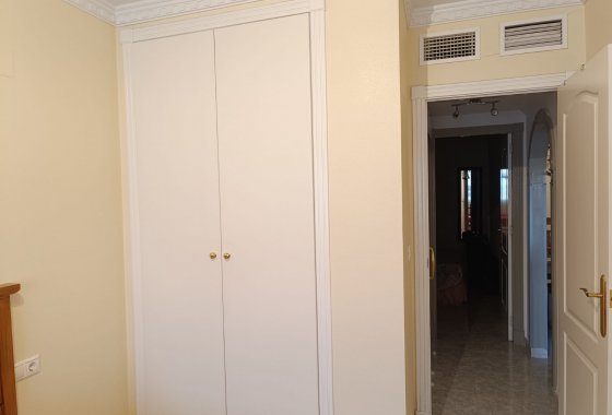 Resale - Apartment - Rafal