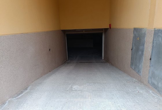 Resale - Apartment - Rafal