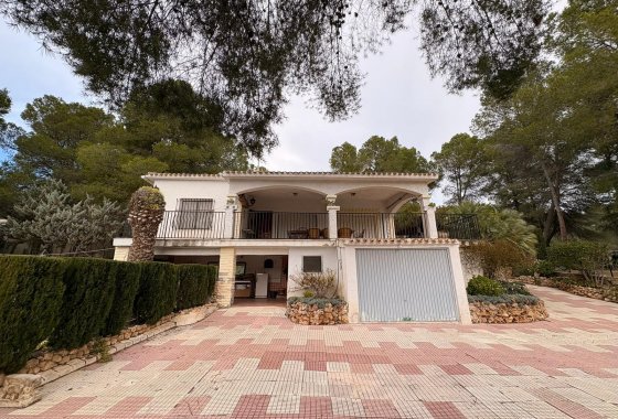 Resale - Villa - Sax