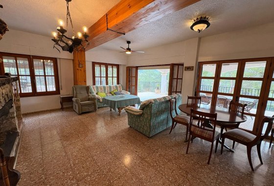 Resale - Villa - Sax